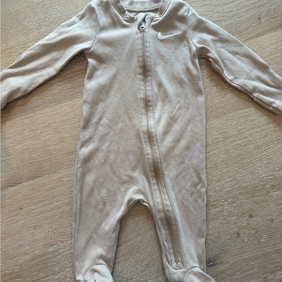 Nike Other - Nike baby Beige One Piece Footie
